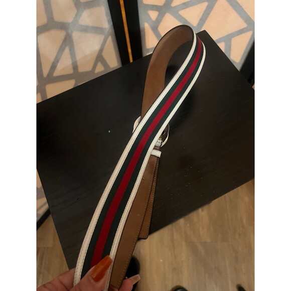 Gucci Web Belt with interlocking G buckle with signature green and red stripe. - Picture 8 of 8